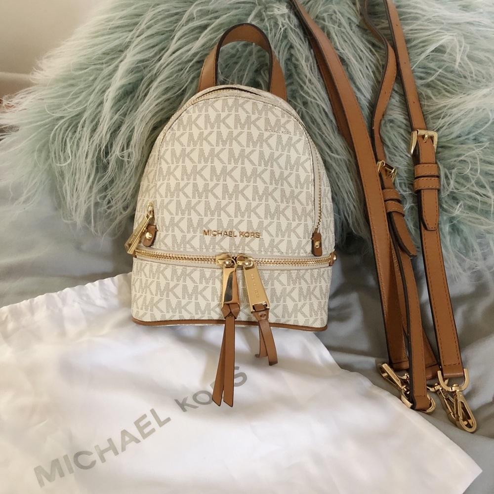 Michael Kors Rhea Mini Logo Backpack in vanilla!